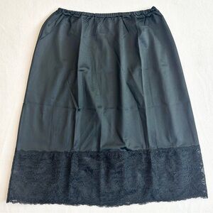 Vintage 1960’s Van Raalte Half Slip Women’s Size Small Black Lined Lace Trim